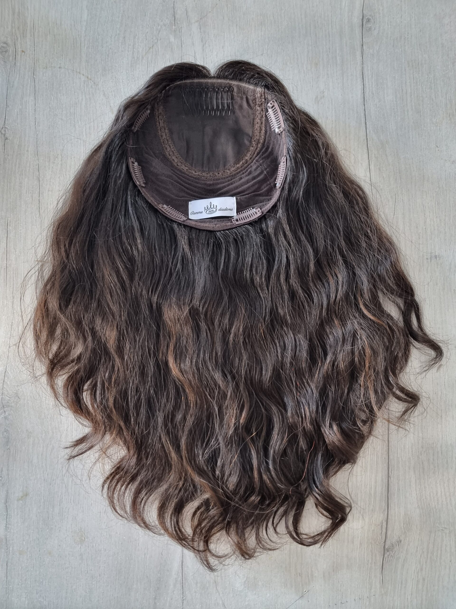 Volumateur capillaire Katie - 20 x 20 - 46 cm - Wavy – Image 5