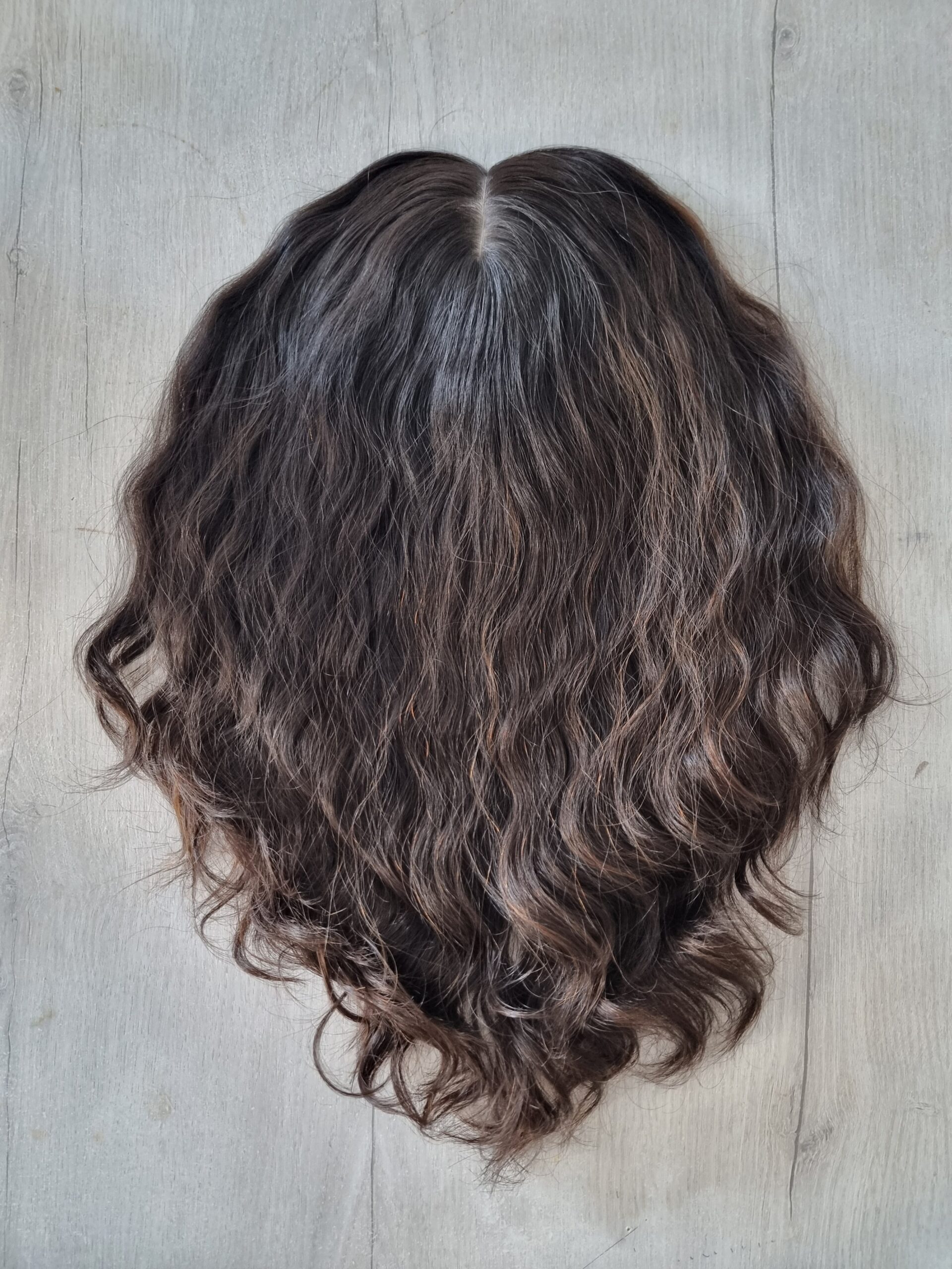 Volumateur capillaire Katie - 20 x 20 - 46 cm - Wavy – Image 4