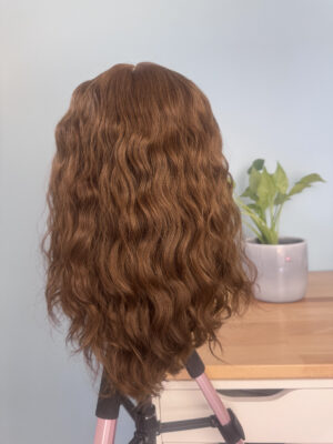 Volumateur capillaire en cheveux naturels. Solution pour chute de cheveux, cheveux fins ou clairsemés.